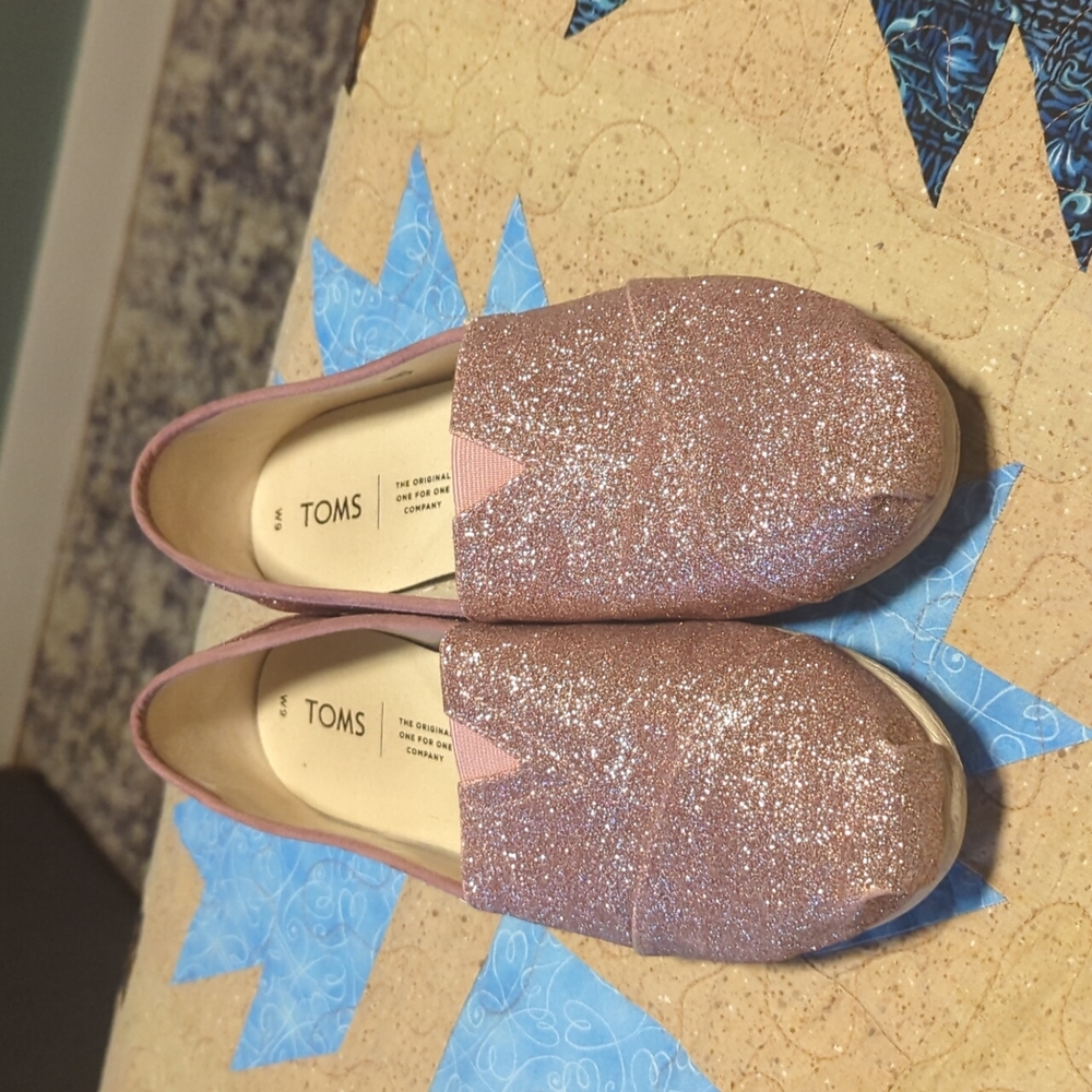 Tom's Rose Gold Glitter Shoes